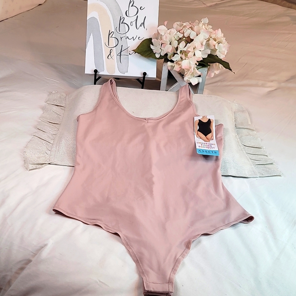 Seamless Pink Scoop Neck Bodysuit by